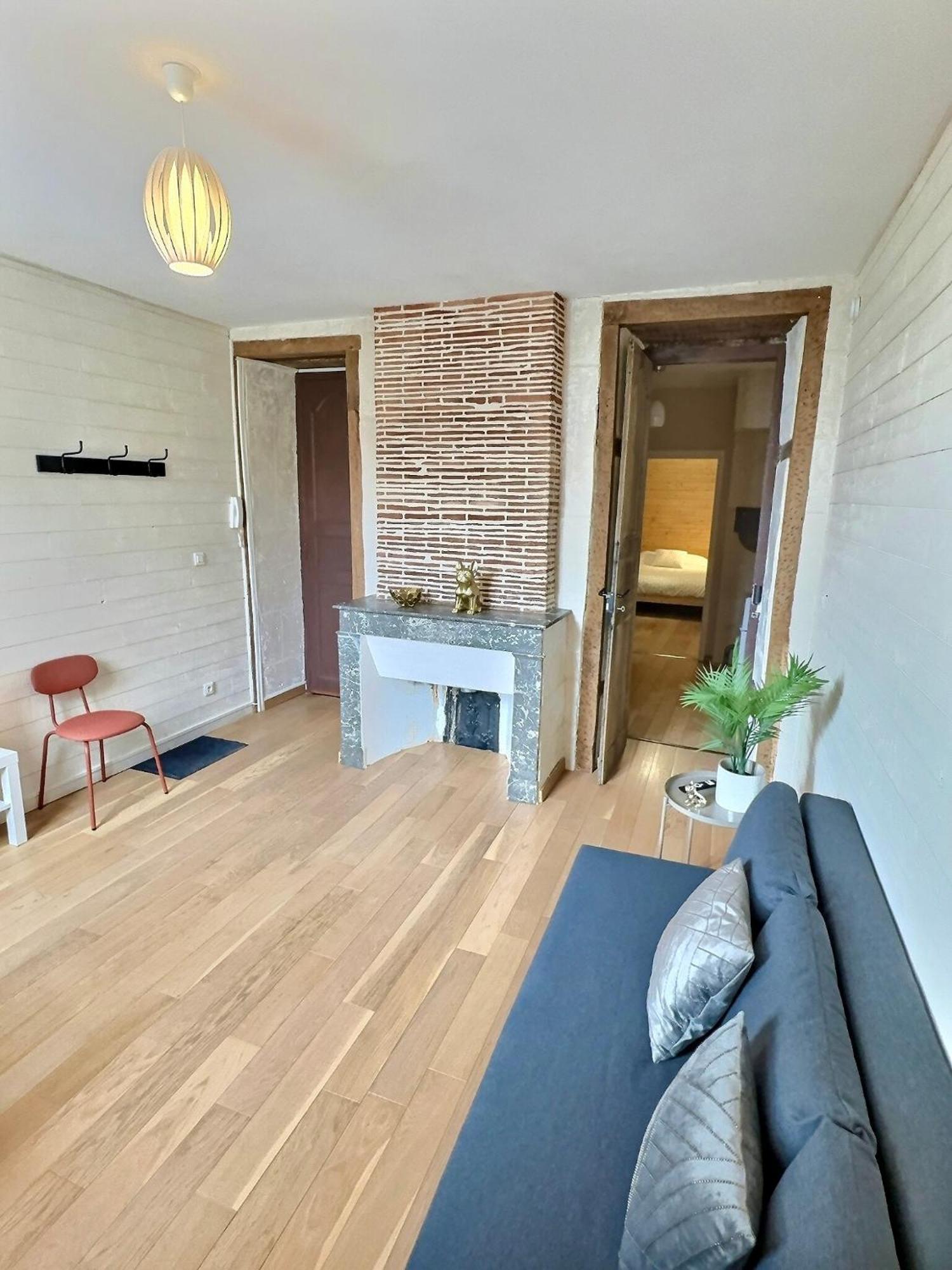 Wonderhost, Bois Et Pierre En Coeur De Ville Pau Zewnętrze zdjęcie