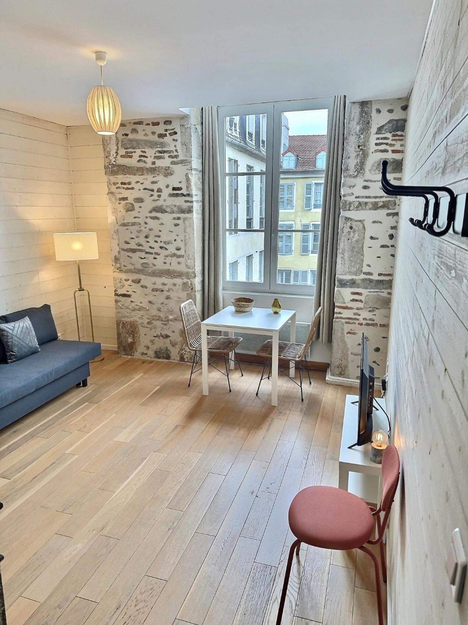 Wonderhost, Bois Et Pierre En Coeur De Ville Pau Zewnętrze zdjęcie