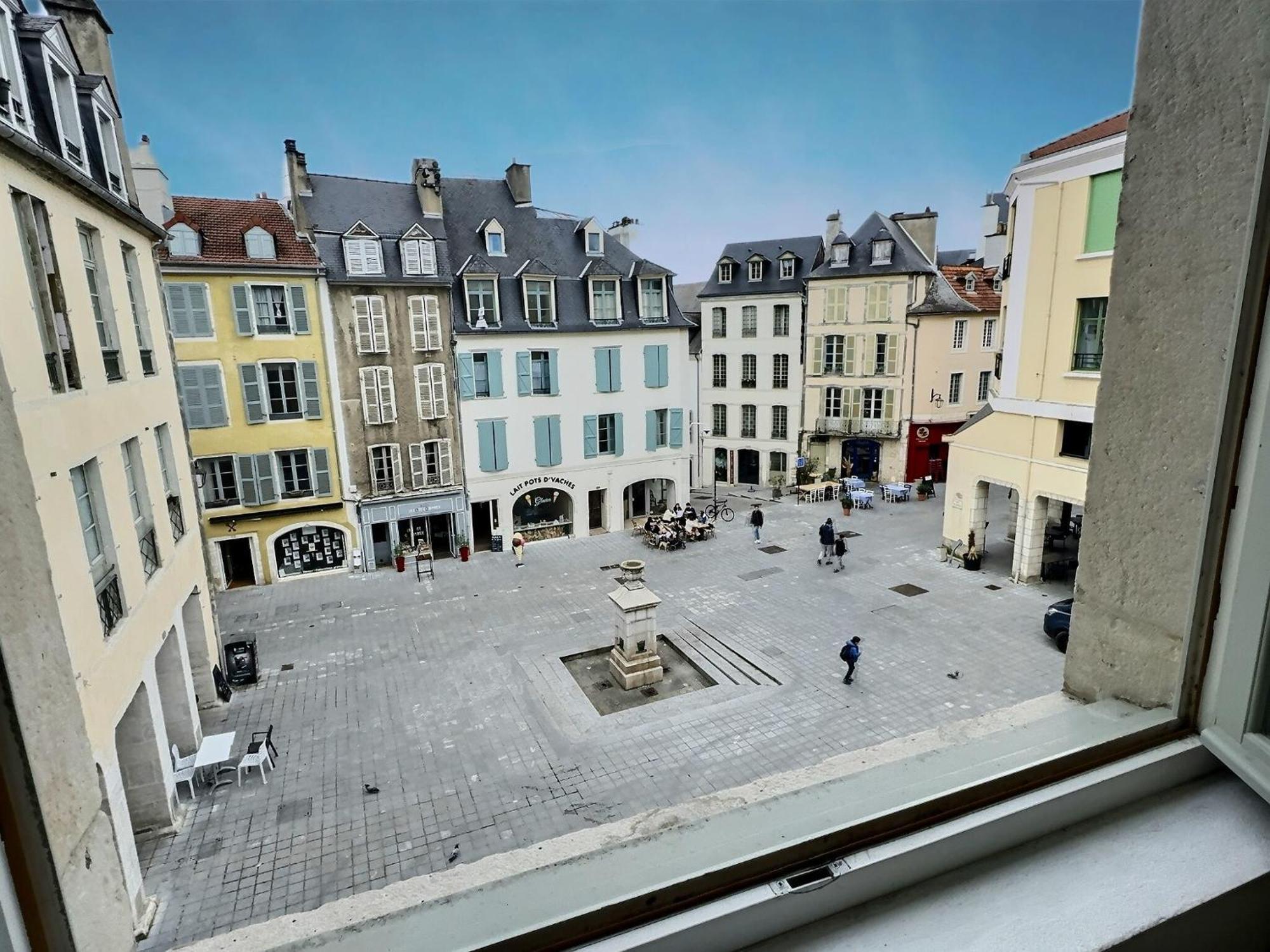 Wonderhost, Bois Et Pierre En Coeur De Ville Pau Zewnętrze zdjęcie