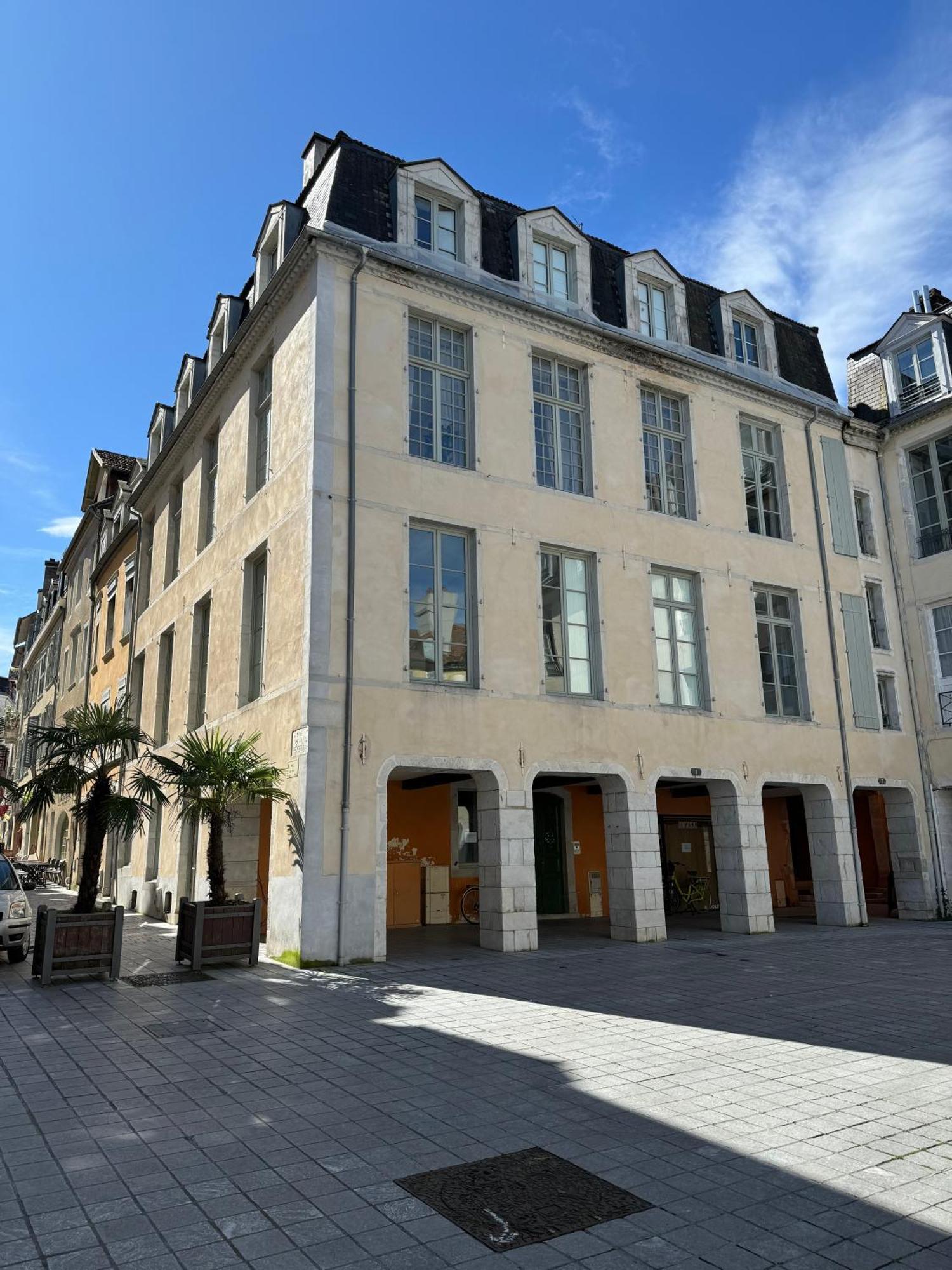 Wonderhost, Bois Et Pierre En Coeur De Ville Pau Zewnętrze zdjęcie